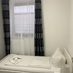 Апартаменты Goldstar Naehe Messe Зарштедт