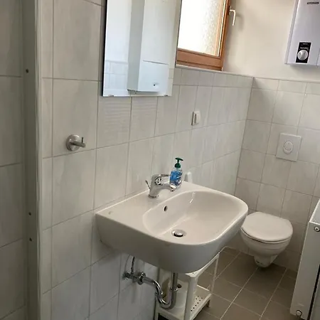 Goldstar Naehe Messe Apartment *