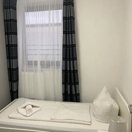 Apartment Goldstar Naehe Messe Sarstedt