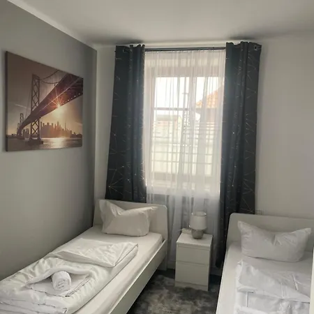 公寓 Goldstar Naehe Messe 萨尔斯塔特